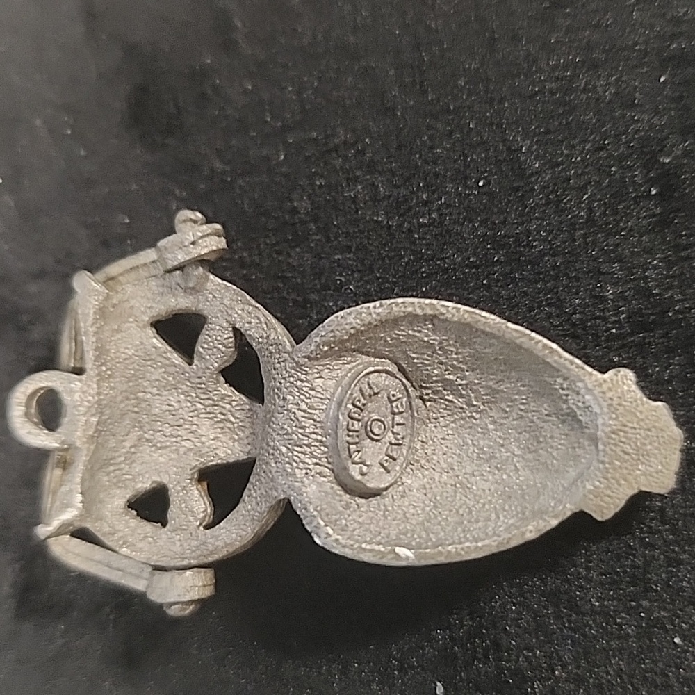 Vintage Cathedral Pewter Owl Pendant With Glasses Signed Small Owl Charm - Picture 3 of 4
